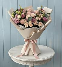 Букет цветов из:  Розы и Лизиантусы в Угловском