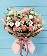 Букет цветов из:  Розы, Альстромерии и Лизиантусы в Угловском