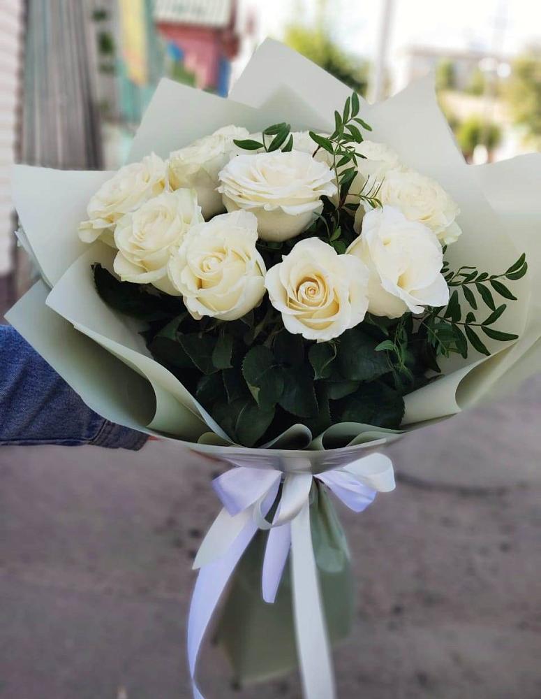 Букет Белые розы Проуд в Угловском