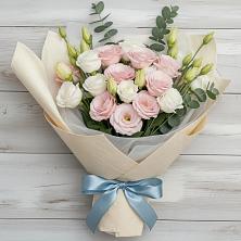 Букет цветов из:  Лизиантусы в Угловском