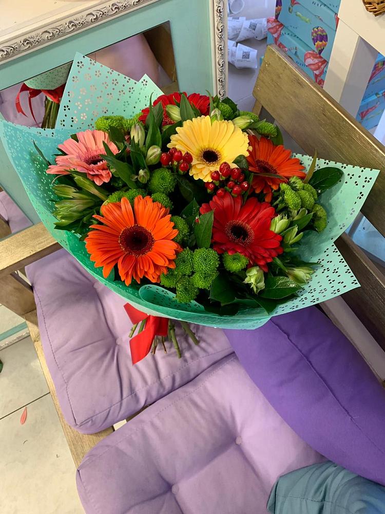 Букет цветов из: Герберы, Хризантемы и Альстромерии в Угловском