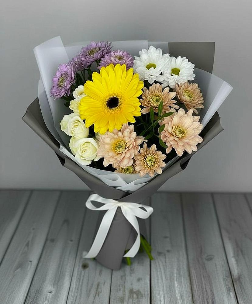 Букет цветов из: Розы, Герберы и Хризантемы в Угловском