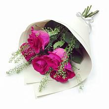Букет цветов из:  Розы в Угловском