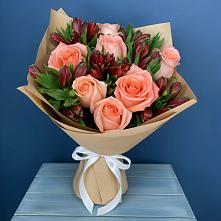 Букет цветов из:  Розы и Альстромерии #REPLACE_PRED# Угловском