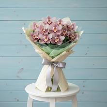 Букет цветов из:  Орхидеи и Розы в Угловском
