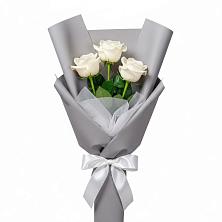 Букет 3 белые розы в Угловском