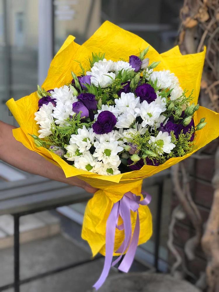 Букет цветов из: Ирисы, Хризантемы и Ромашки в Угловском