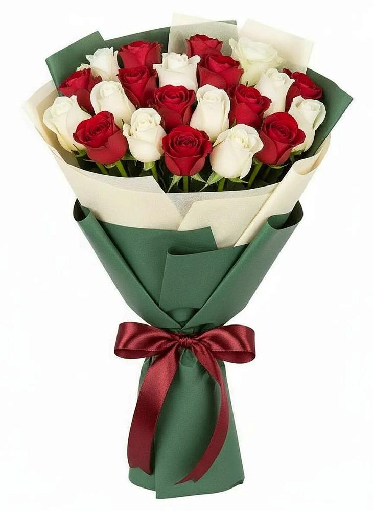 Букет Микс из красных и белых роз в Угловском