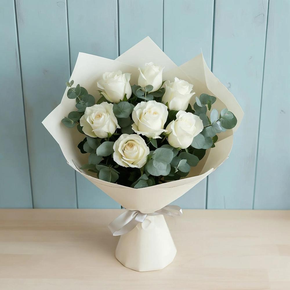 Букет Белые розы в Эвкалипте в Угловском