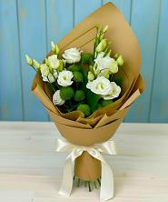 Букет цветов из:  Хризантемы и Лизиантусы в Угловском