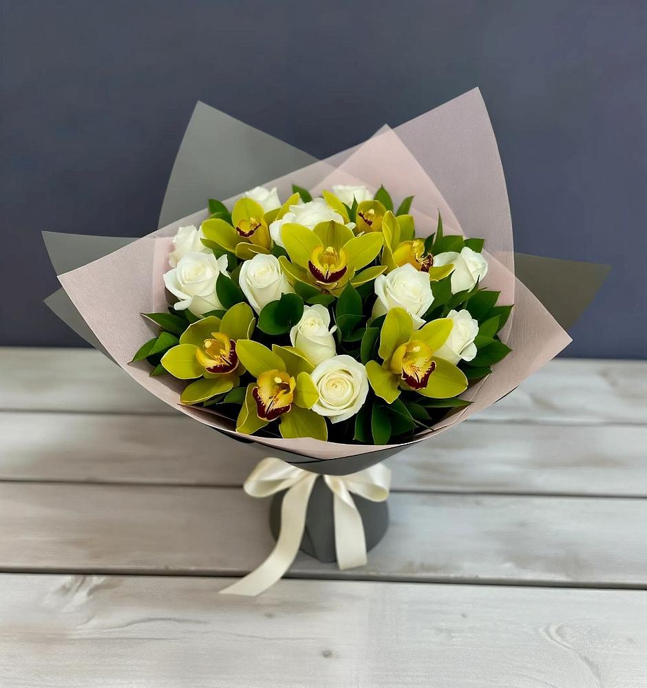 Букет цветов из: Орхидеи и Розы в Угловском