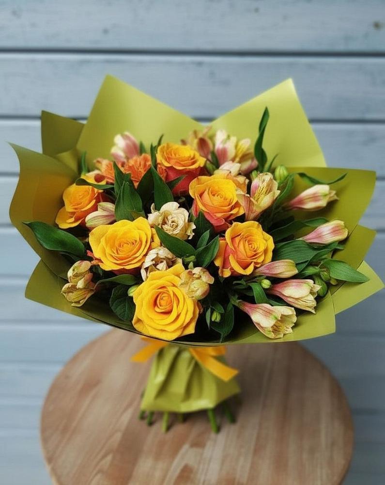 Букет цветов из: Альстромерии и Розы в Угловском